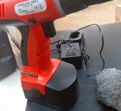 Snauzer ET1200 18V Cordless Drill with Battery & Charger