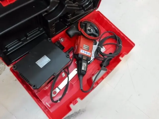 Hilti DG-150 Diamond Grinder Set