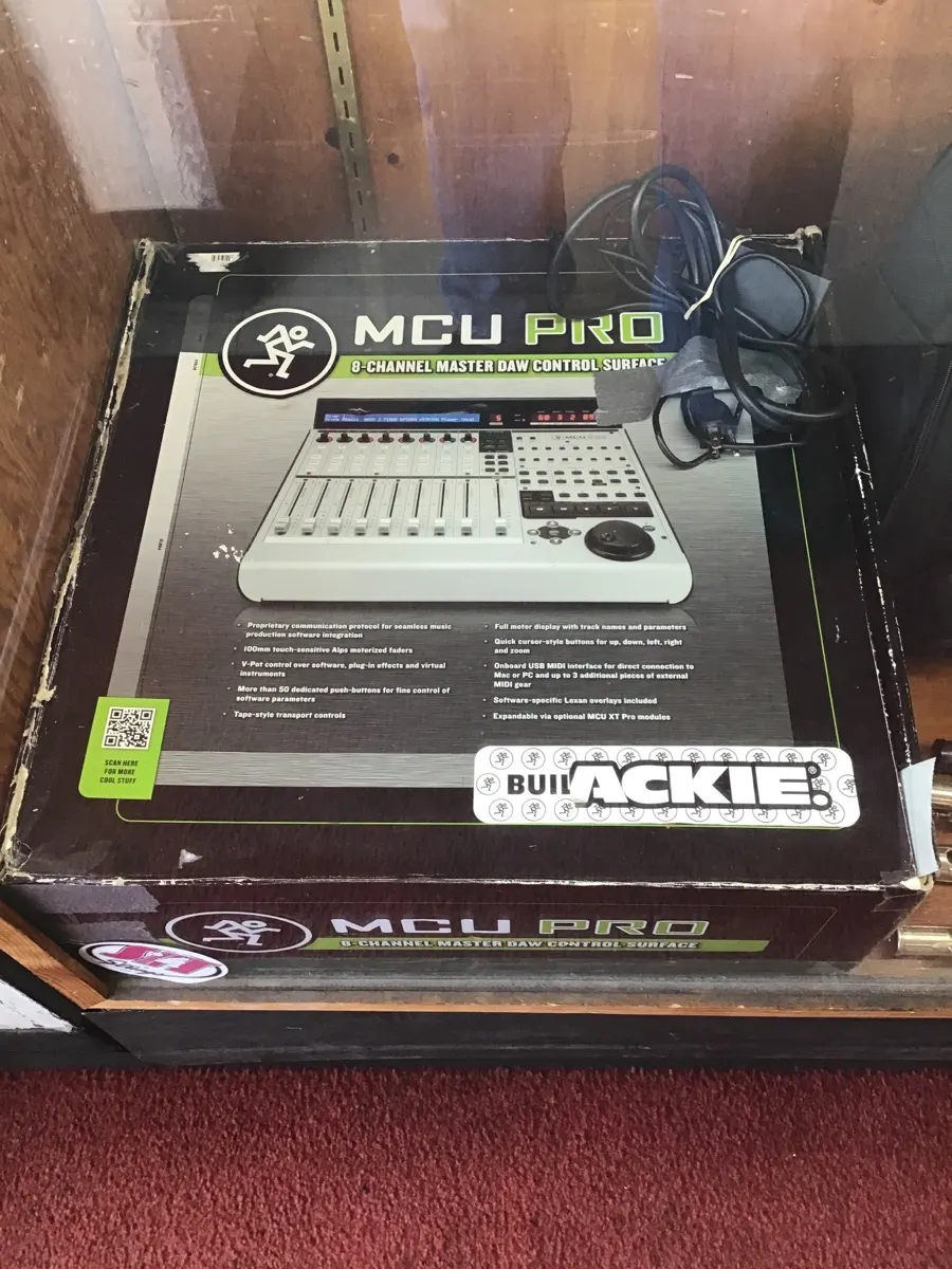 Mackie Mcu Pro 8-Channel Master Daw Control Surface