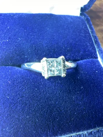 Lady's Diamond Cluster Ring 10 Diamonds .26 Carat T.W. 10K White Gold