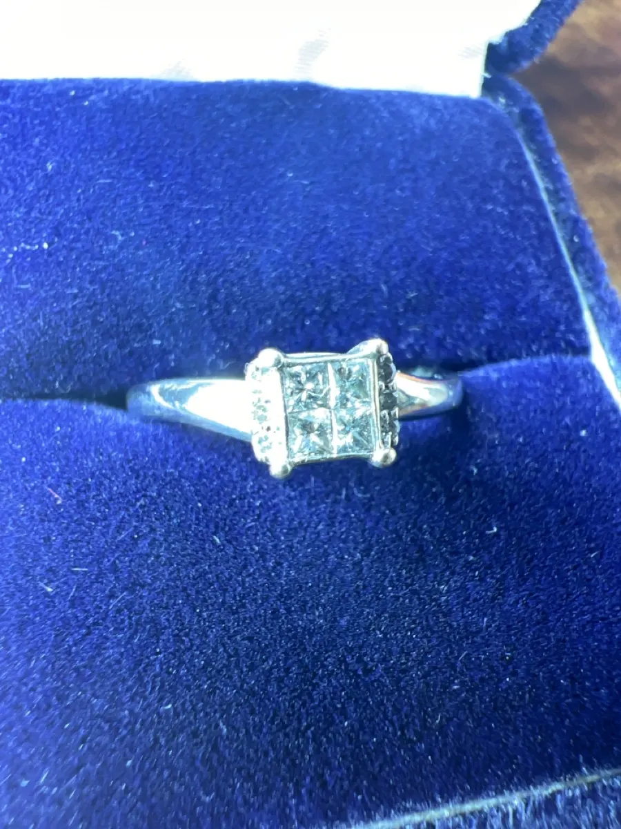 Lady's Diamond Cluster Ring 10 Diamonds .26 Carat T.W. 10K White Gold
