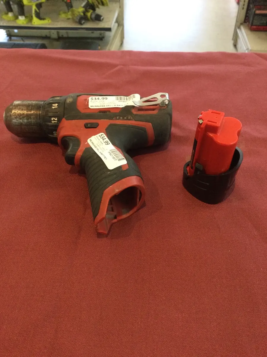 Milwaukee 2407-20 M12 Drill/Driver with 3 Batteries & Charger