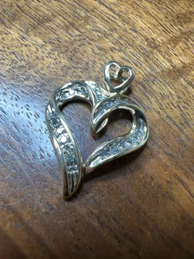 Pendant 24 Diamonds .24 Carat T.W. 10K Yellow Gold