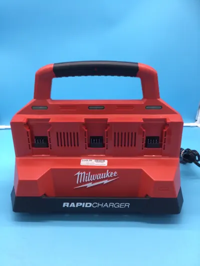 Milwaukee 18V Packout Rapid 48-59-1809 Battery & Charger