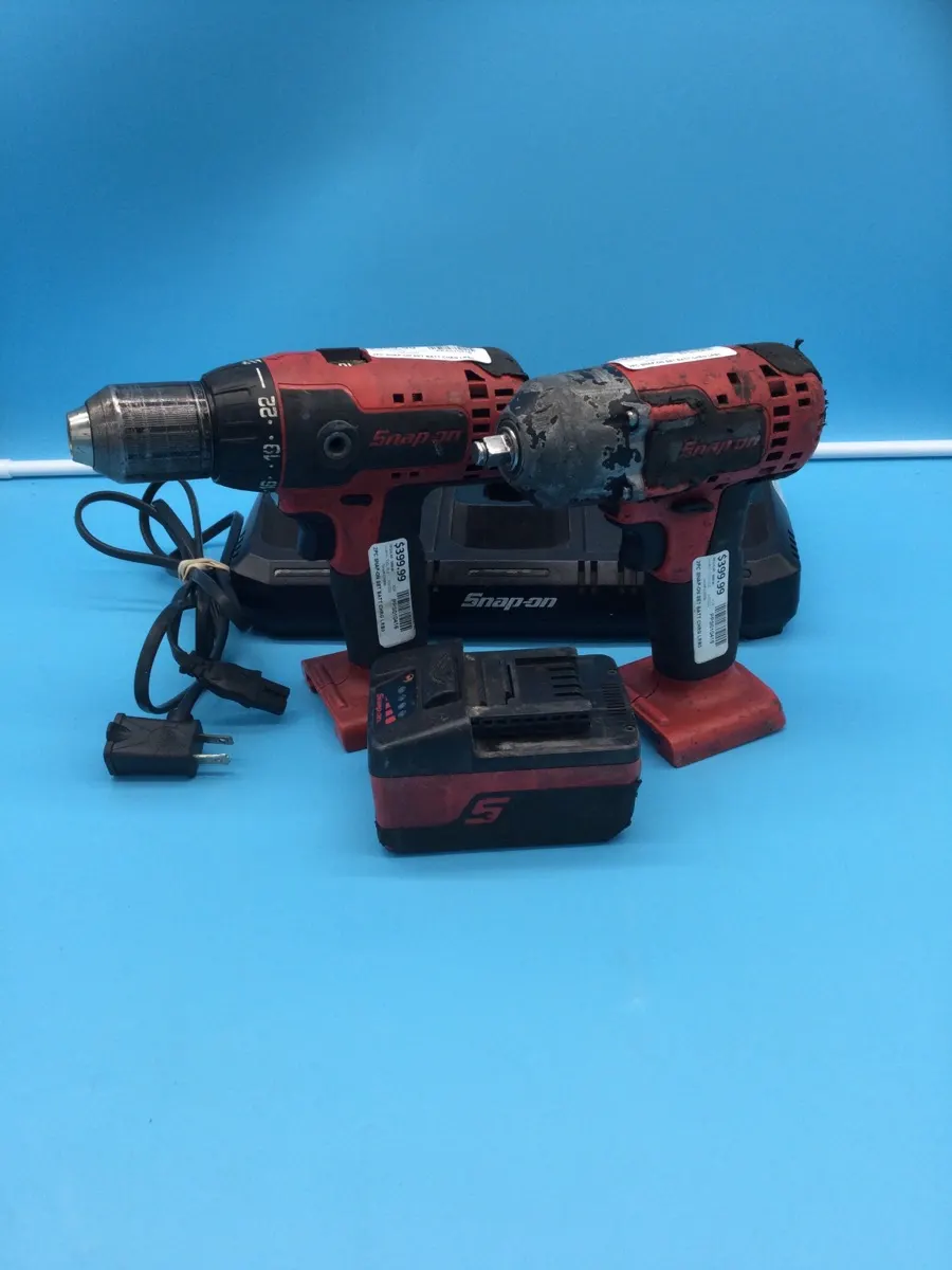 Snap-on CDR8815 18V Drill & 3/8" Impact Set with Battery & Triple Port Charger