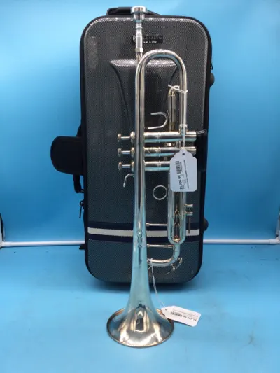 Trumpet Vincent Bach Stradivarius Model 37 with Case
