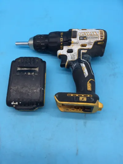 Drill DeWalt 20V Model DCD777