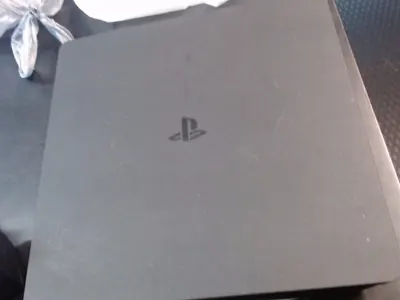 Sony PS4 - System - CUH-2215B - 1TB