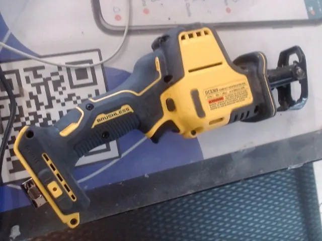 DeWalt DCS369 20V Reciprocating Saw