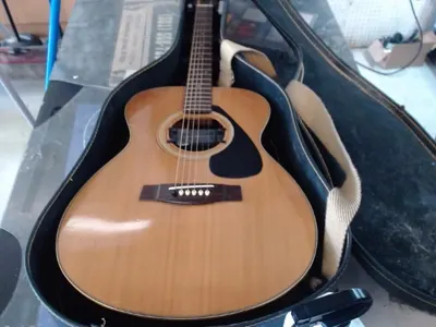 Acoustic Guitar Yamaha Model FG 331