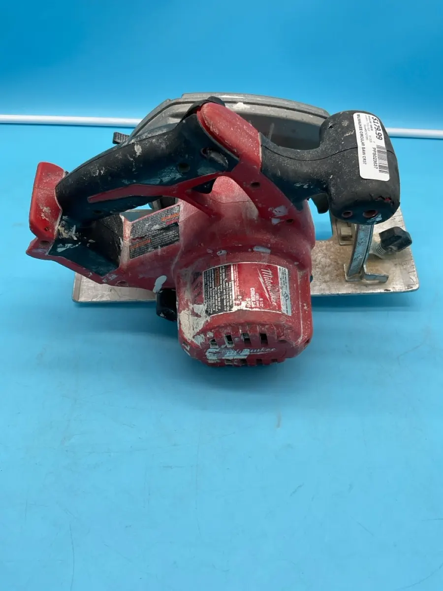 Milwaukee 2630-20 M18 Circular Saw with Battery & Charger