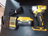 DeWalt DCF840 20V Impact Driver with 5.0Ah Battery, Charger & Bag photo 2