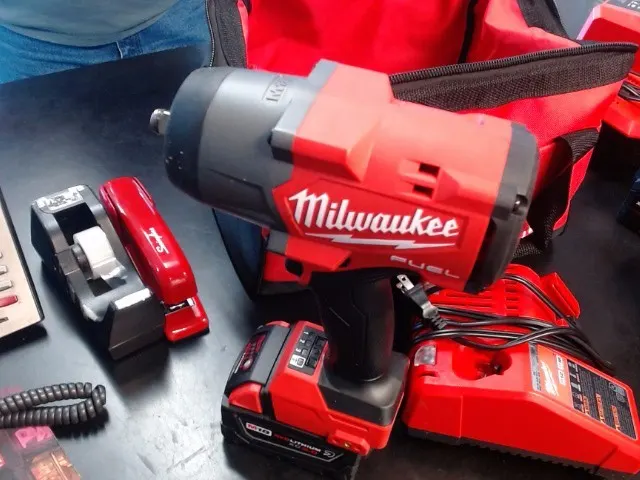 Milwaukee 2967-20 M18 Fuel Impact Wrench with Battery, Charger & Bag