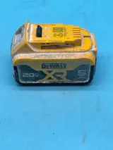 DeWalt DCB205 20V 5.0Ah Battery photo 1