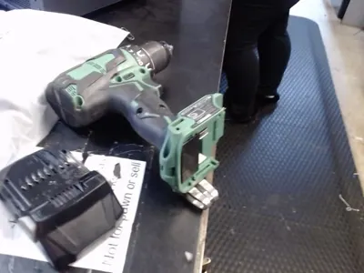 Hitachi 18V DS18DBFL2 Cordless Drill with Battery and Charger