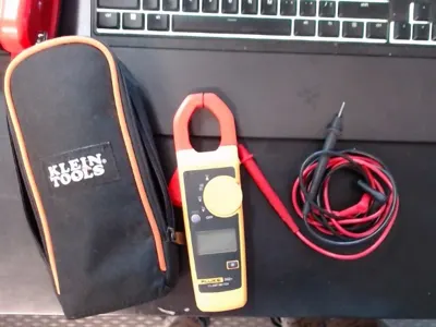 Fluke 302+ Clamp Meter