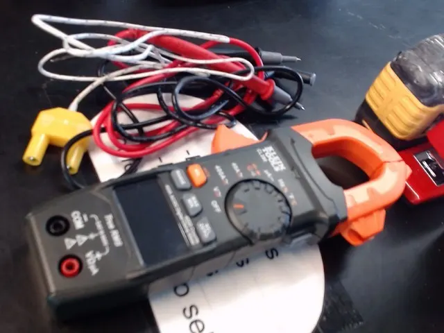 Klein Tools CL390 Clamp Meter