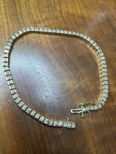 Gold-Diamond Bracelet 70 Diamonds 2.10 Carat T.W. 10K Yellow Gold 8"