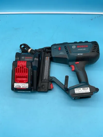 Bosch Stapler Model GTH18V-18M with Battery Charger