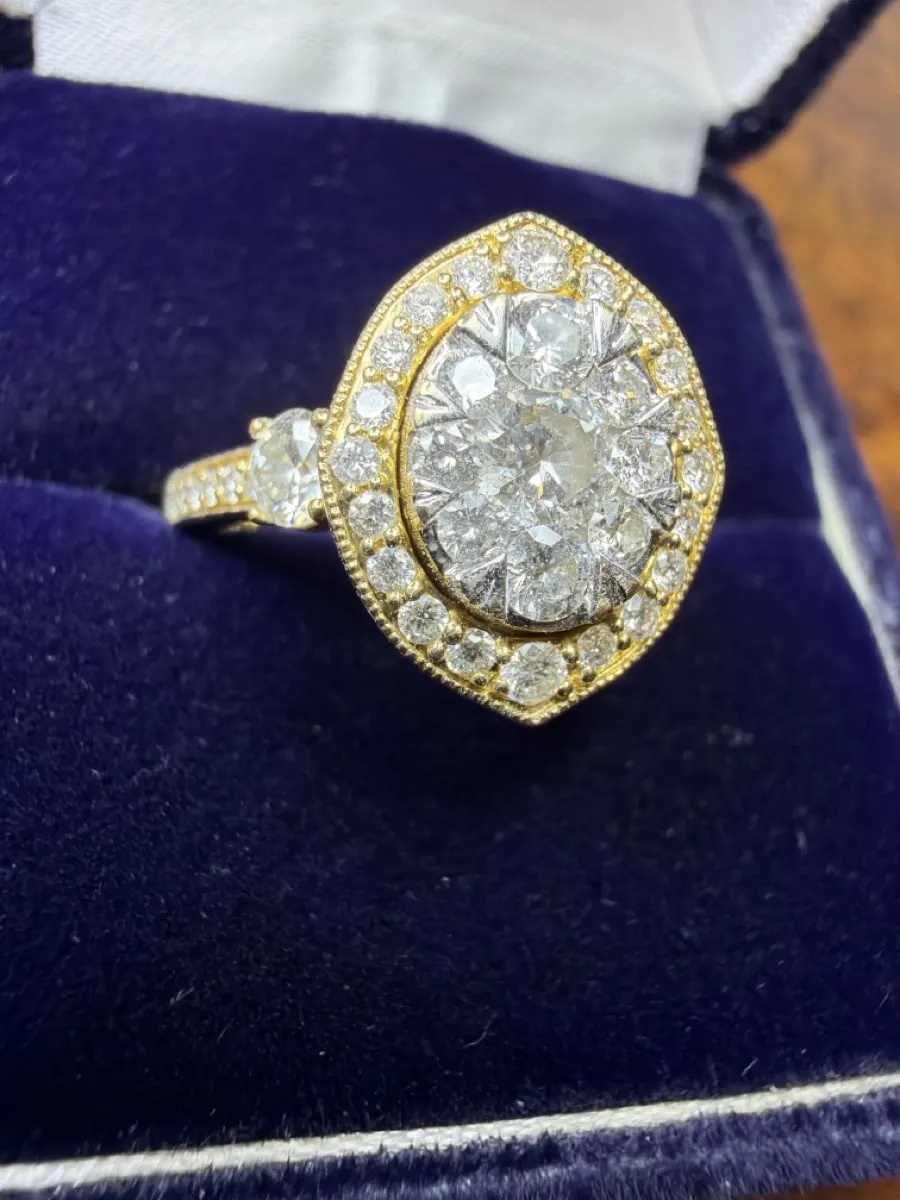 Lady's Ring 27 Diamonds 1.07 Carat T.W. 14K Yellow Gold
