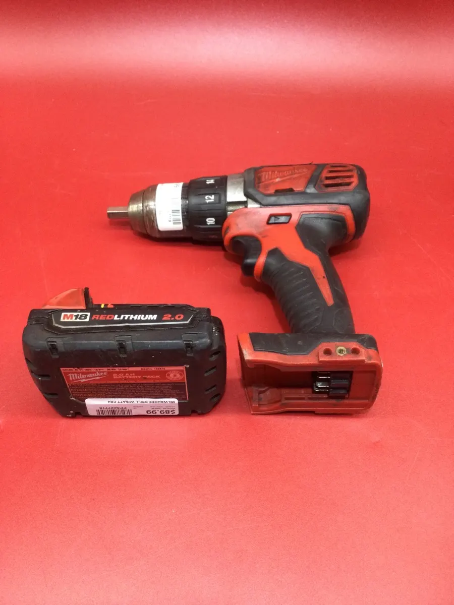 Milwaukee 18V Drill with 48-11-1820 Battery