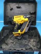 DeWalt DCN930B 20V Framing Nailer with 4.0Ah Battery, Charger & Case photo 3