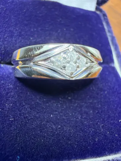 Unisex Gold-Diamond Wedding Band 4 Diamonds .08 Carat T.W. 10K White
