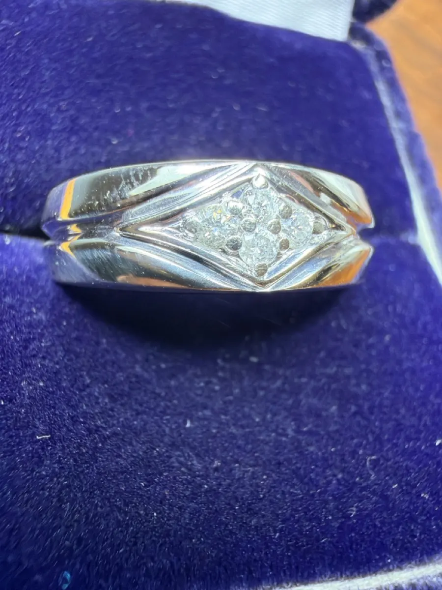 Unisex Gold-Diamond Wedding Band 4 Diamonds .08 Carat T.W. 10K White