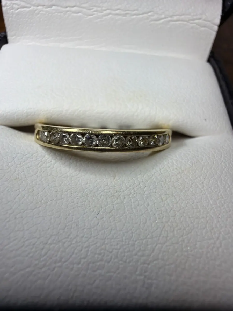 Lady's Diamond Wedding Band 13 Diamonds .26 Carat T.W. 14K Yellow Go