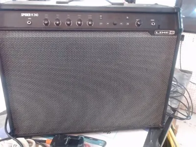 Line 6 Electric Guitar Amp Spyder V 240