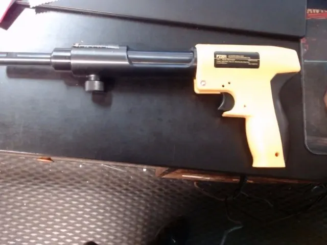 DeWalt P2201 Powder-Actuated Fastening Tool