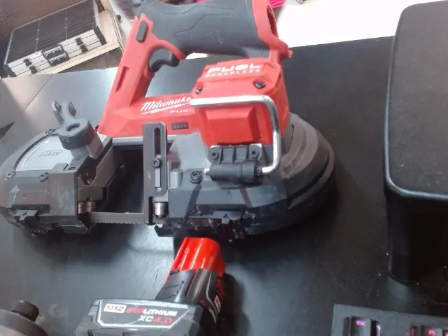 Milwaukee 12V 2529-20 Band Saw with Battery