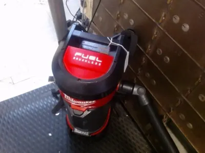 Milwaukee Tools 0885-20 Vacuum Cleaner