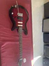 Rogue Electric Guitar photo 1