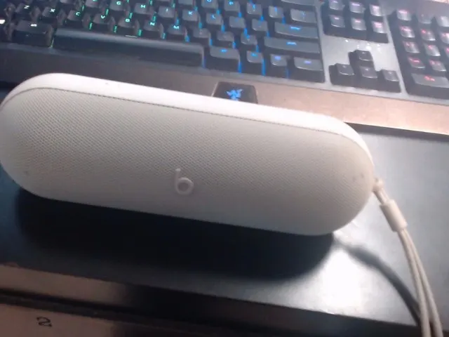 Apple Speaker Beats Pill A3211
