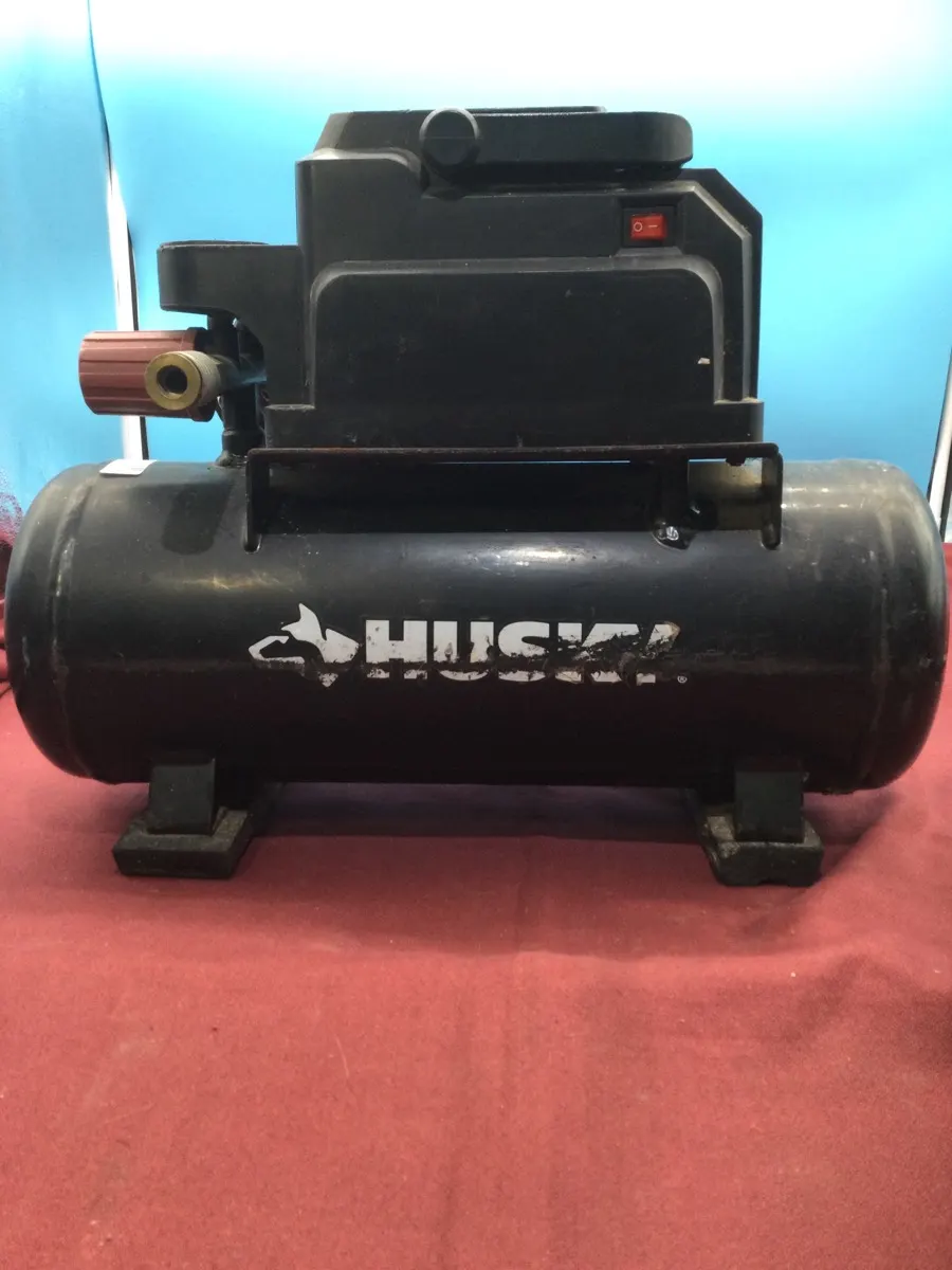 Husky 0100211A 1 Gallon Air Compressor