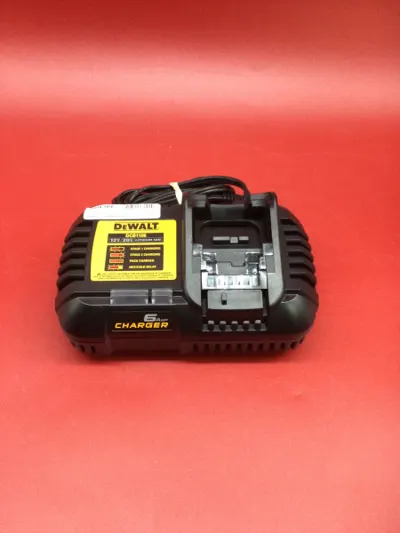 DeWalt Battery & Charger DCB1106