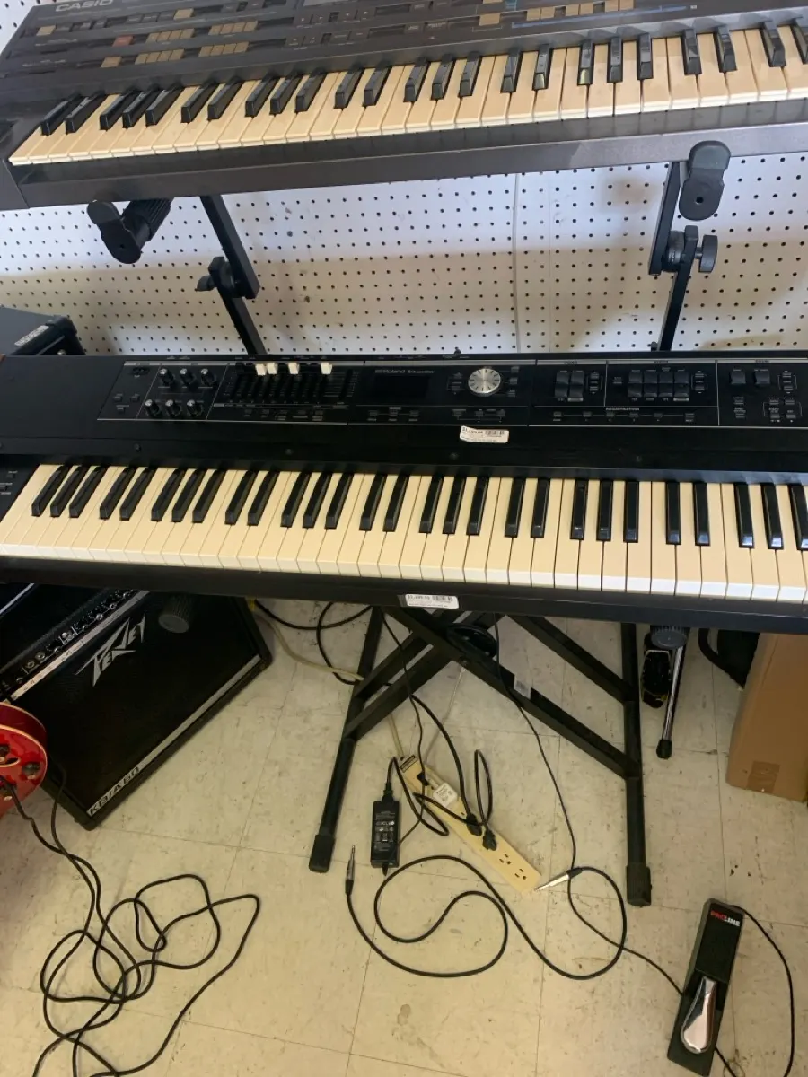 Roland Keyboard Model VR-730 with Soft Case