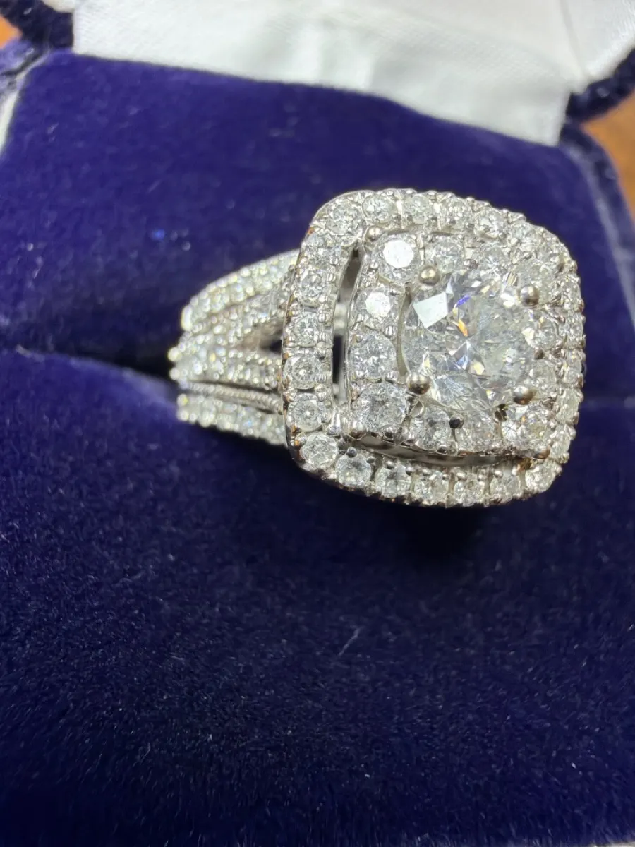 Lady's Diamond Wedding Set 99 Diamonds 1.90 Carat T.W. 14K White Gold