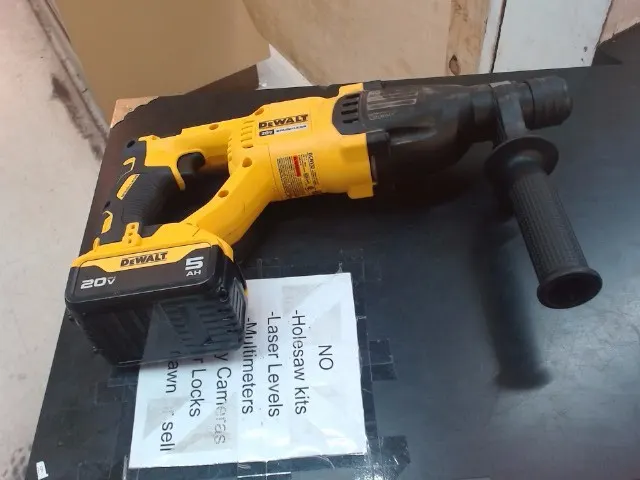 DeWalt DCH133 Cordless Drill with 20V 2Ah Battery