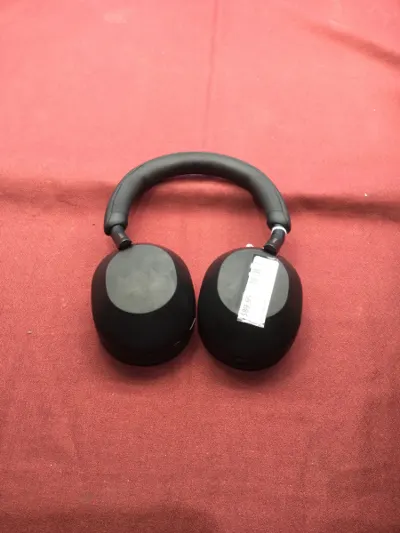 Headphones Sony Model WH-1000XM5