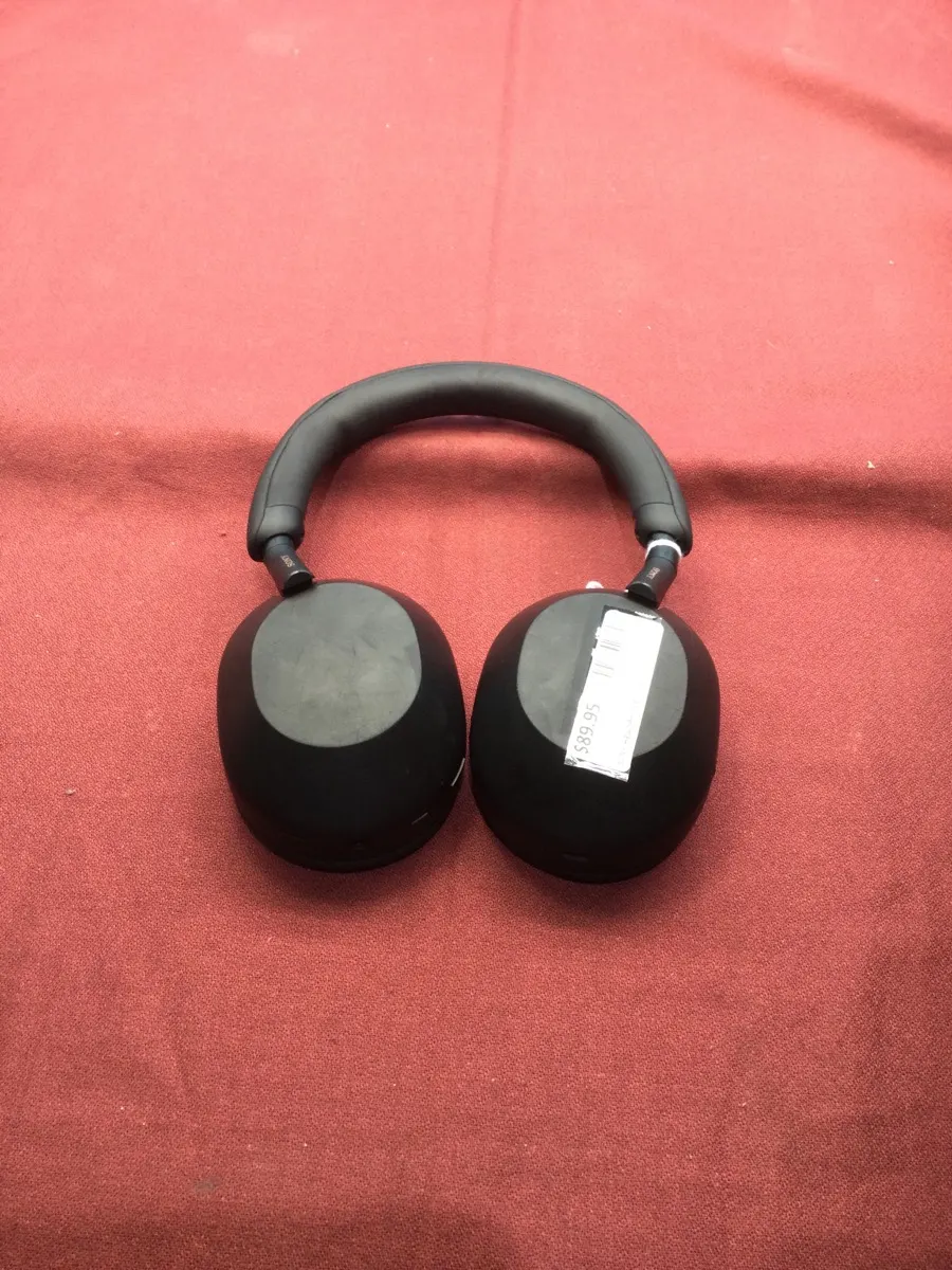 Headphones Sony Model WH-1000XM5