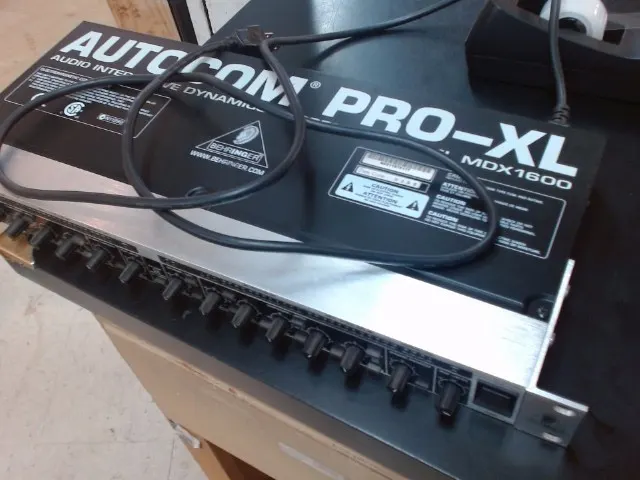 Behringer Mixer Mdx 1600