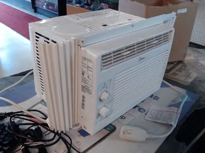 Midea AC MAW05M1WWT 5000BTU Air Conditioner